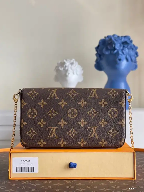 WIS VUITTON POCHETTE FÉLICIE LOUIS 0506
